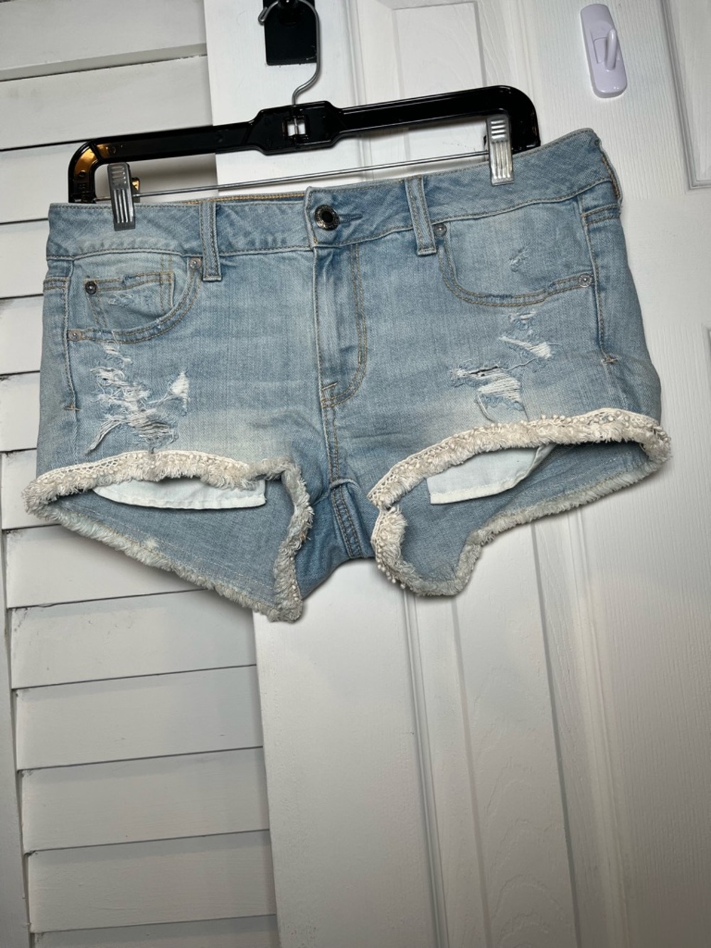 American Eagle Shortie Distressed Denim Shorts Lace Crochet Trim Size 10 - Picture 3 of 16